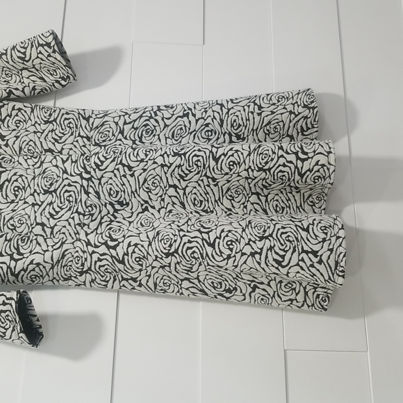 Dress - Picture 3 of 4